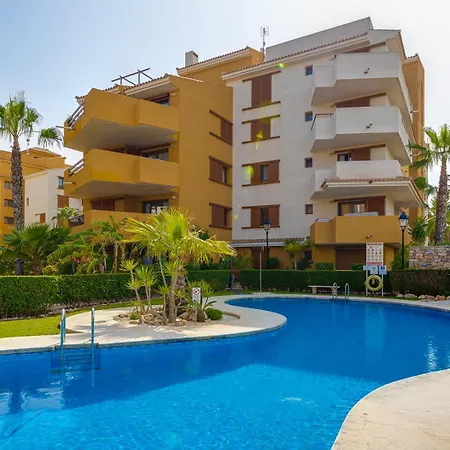 شقة Sunny Penthouse With Terrace, Punta Prima *
