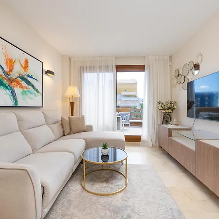 Sunny Penthouse With Terrace, Punta Prima * تورّيفيِخا