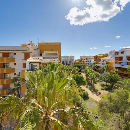 Sunny Penthouse With Terrace, Punta Prima شقة تورّيفيِخا