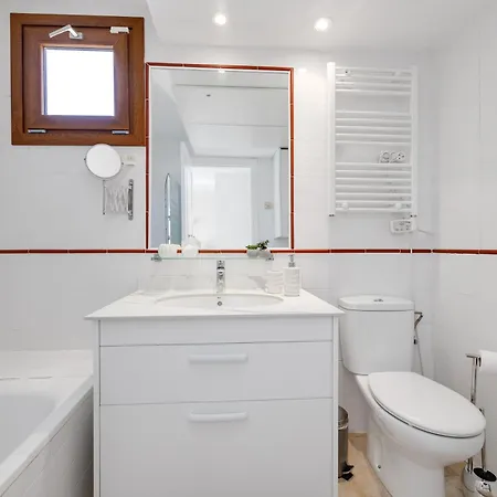 Sunny Penthouse With Terrace, Punta Prima تورّيفيِخا