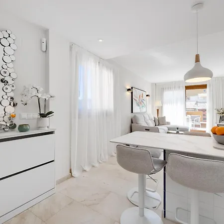 Sunny Penthouse With Terrace, Punta Prima شقة *