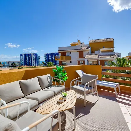 Sunny Penthouse With Terrace, Punta Prima تورّيفيِخا