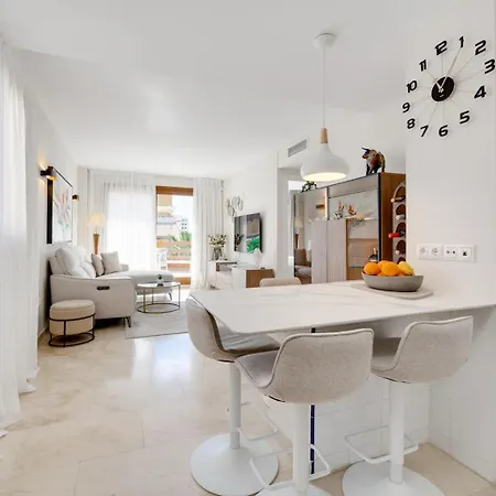 Sunny Penthouse With Terrace, Punta Prima Апартаменти