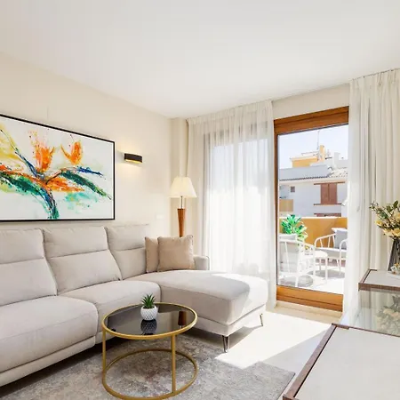 Апартаменти Sunny Penthouse With Terrace, Punta Prima Торрев'єха